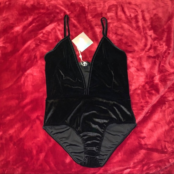 NWT Missguided Petite Velvet Plunge Bodysuit - Picture 2 of 5